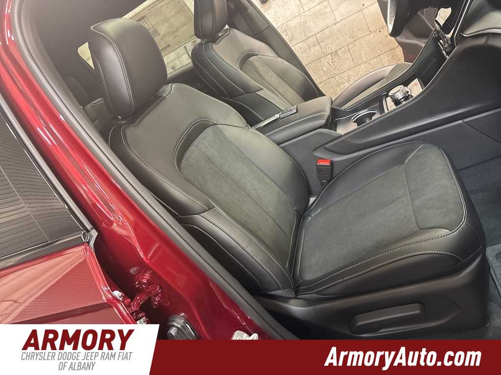 Thumbnail: 2025 Jeep Grand Cherokee L - 38