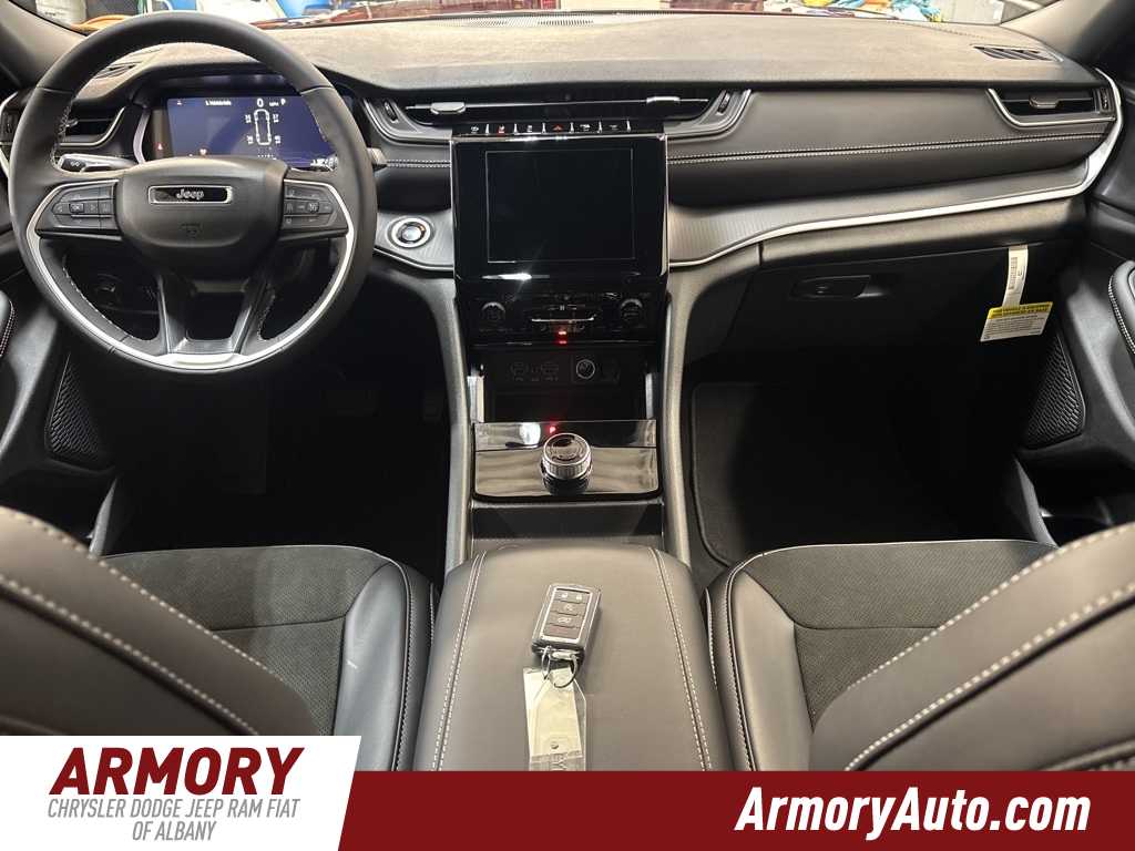 Thumbnail: 2025 Jeep Grand Cherokee L - 35