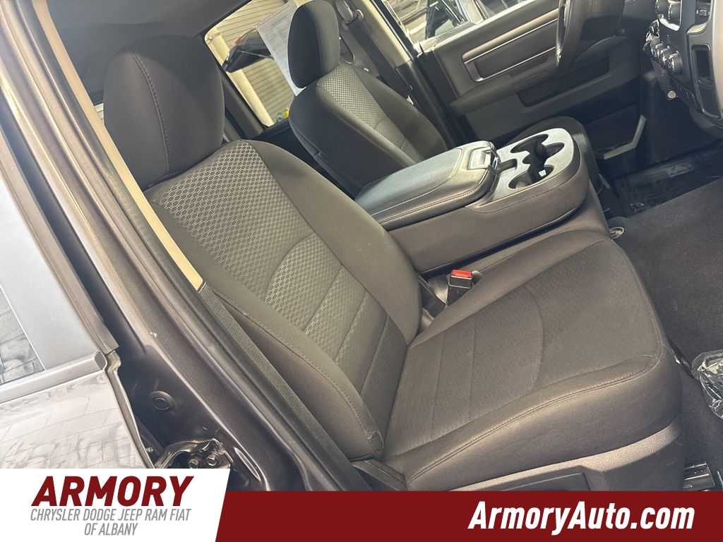 Thumbnail: 2019 RAM 1500 Classic - 35