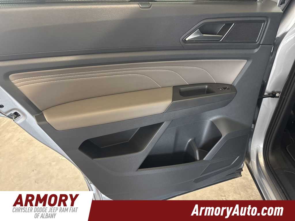 Thumbnail: 2022 Volkswagen Atlas - 26