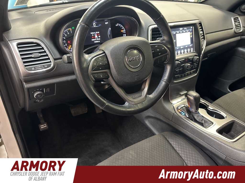 Thumbnail: 2018 Jeep Grand Cherokee - 9