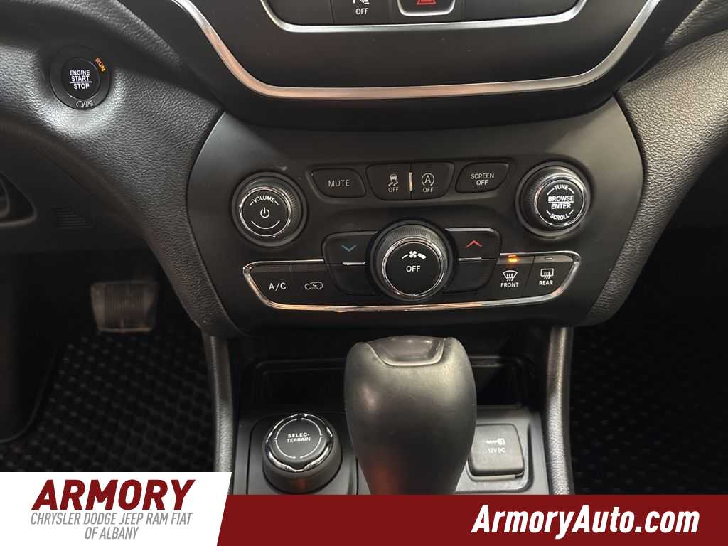 Thumbnail: 2020 Jeep Cherokee - 18