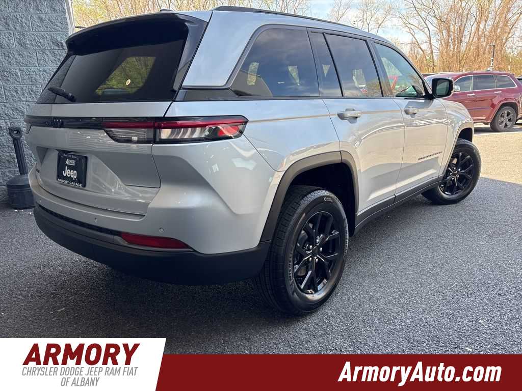 Thumbnail: 2026 Jeep Grand Cherokee - 4