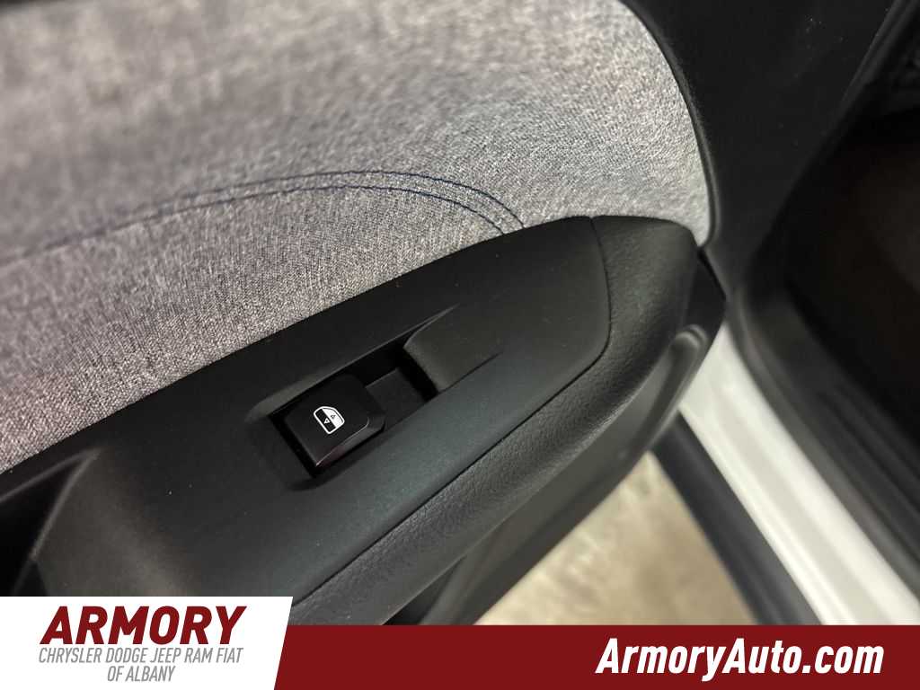 Thumbnail: 2023 Jeep Compass - 23