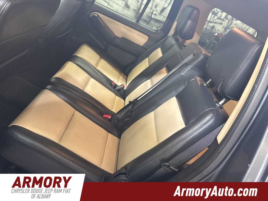 Thumbnail: 2010 Ford Explorer - 25
