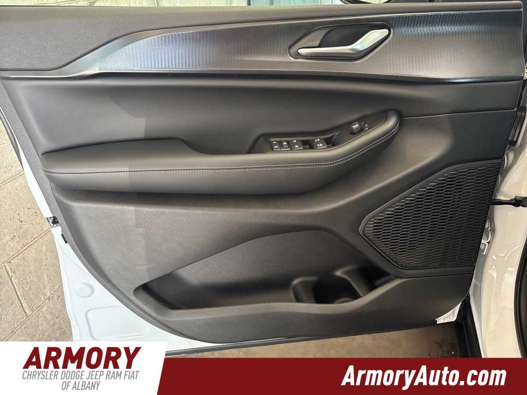 Thumbnail: 2025 Jeep Grand Cherokee - 7