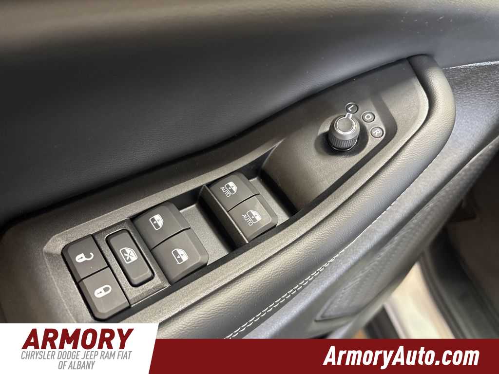 Thumbnail: 2026 Jeep Grand Cherokee - 8