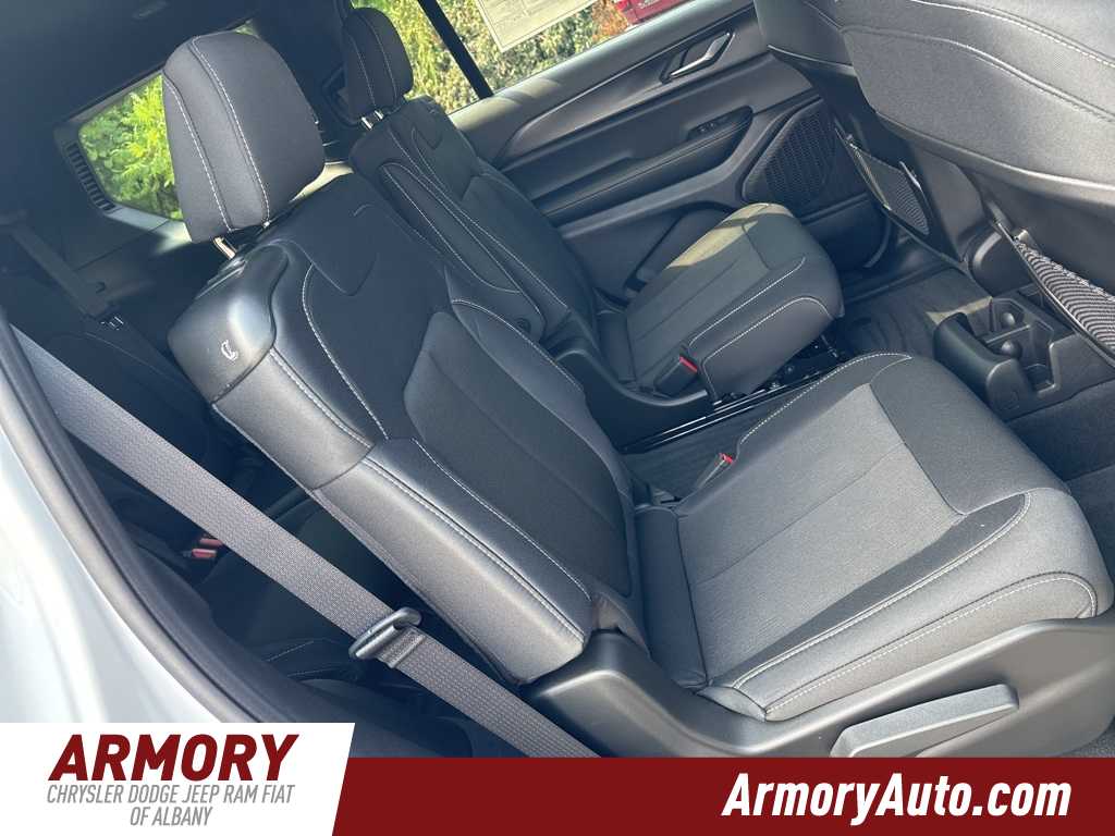 Thumbnail: 2025 Jeep Grand Cherokee L - 27