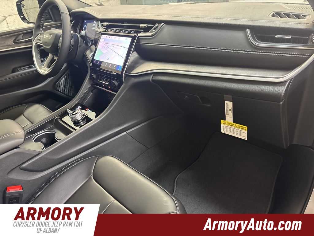 Thumbnail: 2025 Jeep Grand Cherokee - 39