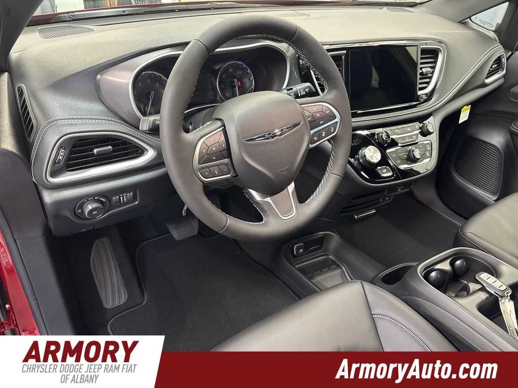 Thumbnail: 2026 Chrysler Pacifica - 9