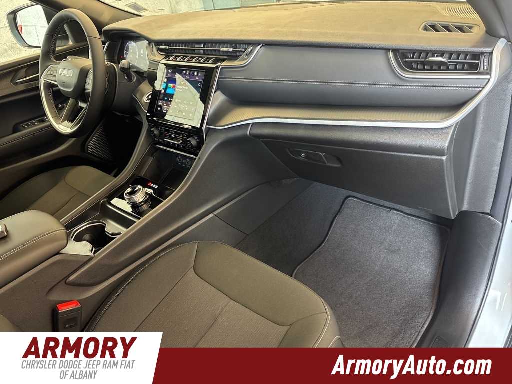 Thumbnail: 2025 Jeep Grand Cherokee L - 42