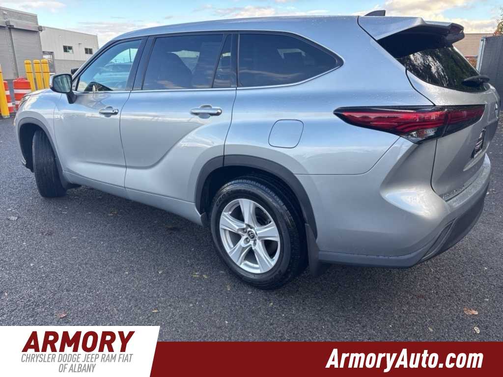 Thumbnail: 2022 Toyota Highlander - 6