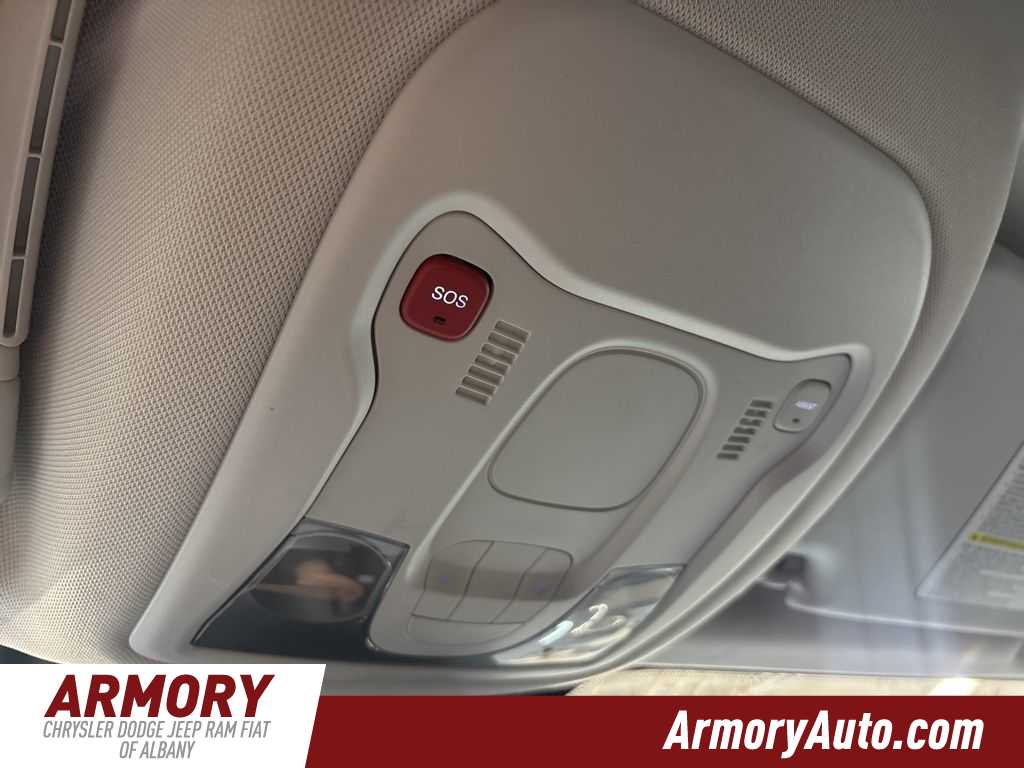 Thumbnail: 2023 Jeep Renegade - 22