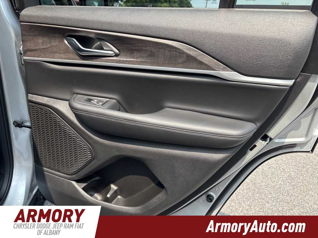 Thumbnail: 2025 Jeep Grand Cherokee - 25