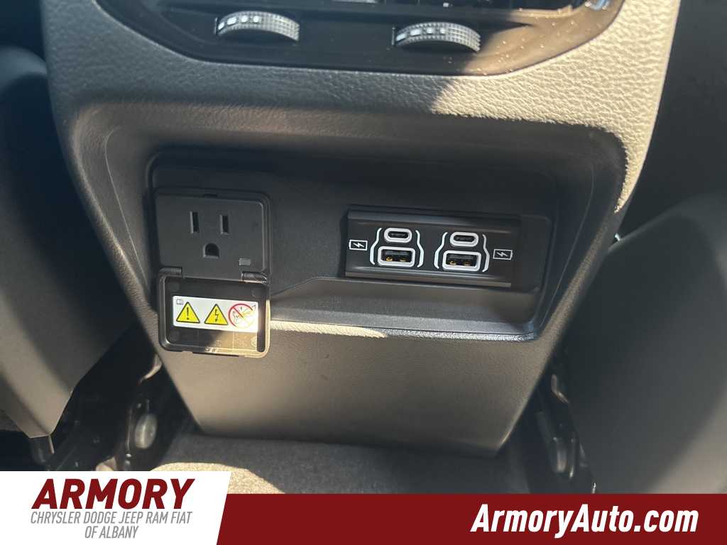 Thumbnail: 2025 Jeep Grand Cherokee - 25