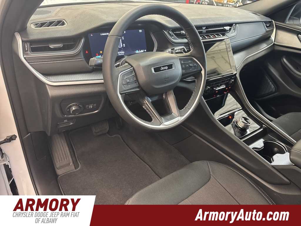 Thumbnail: 2025 Jeep Grand Cherokee - 9