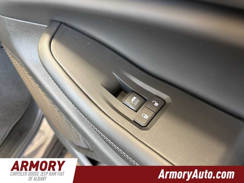 Thumbnail: 2025 Jeep Grand Cherokee - 36