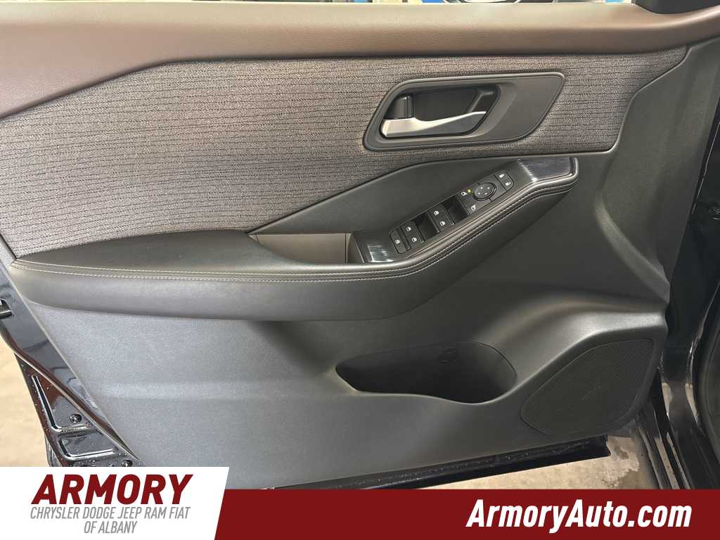 Thumbnail: 2022 Nissan Rogue - 7