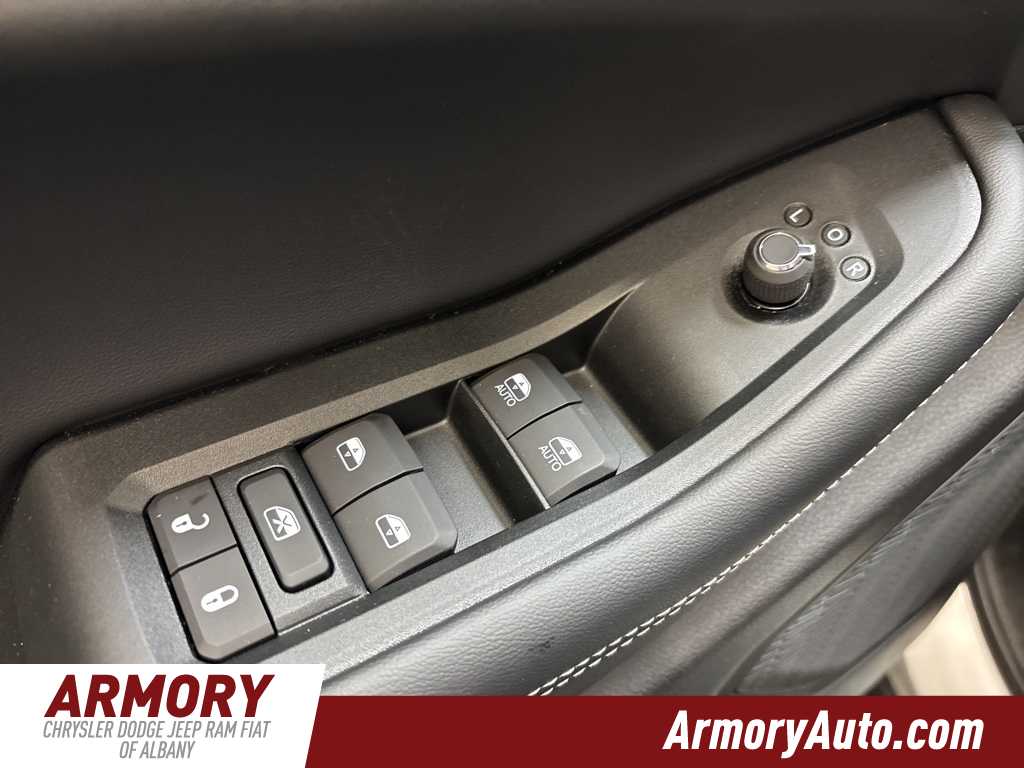 Thumbnail: 2025 Jeep Grand Cherokee - 8