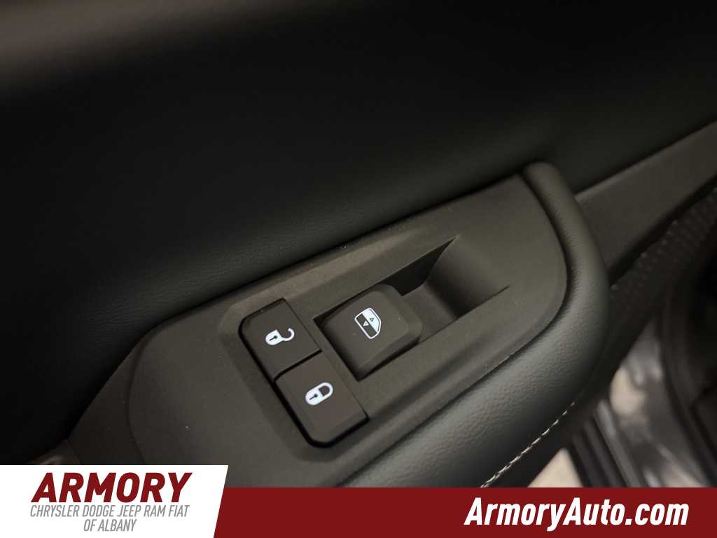 Thumbnail: 2025 Jeep Grand Cherokee - 25