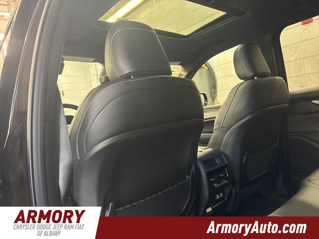 Thumbnail: 2025 Jeep Grand Cherokee - 26