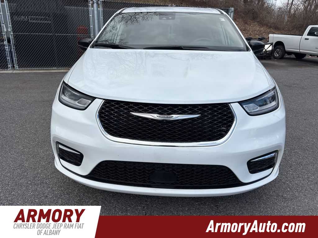 Thumbnail: 2024 Chrysler Pacifica - 2