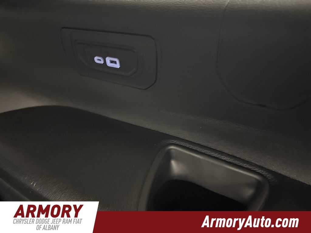 Thumbnail: 2025 Jeep Grand Cherokee L - 26