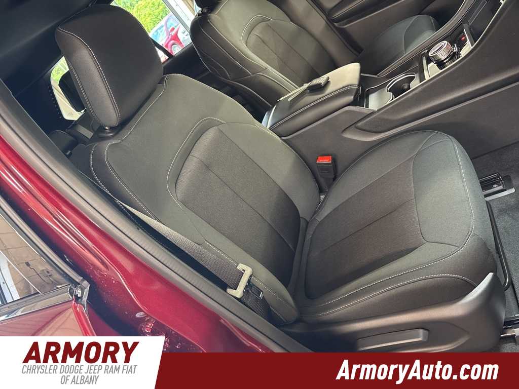 Thumbnail: 2025 Jeep Grand Cherokee - 40