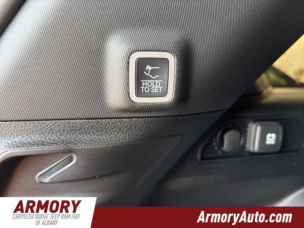 Thumbnail: 2025 Jeep Grand Cherokee - 28