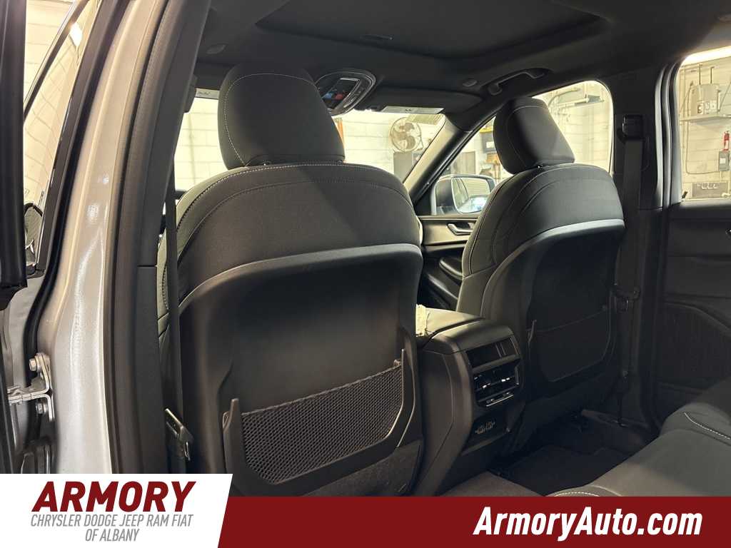 Thumbnail: 2025 Jeep Grand Cherokee - 23