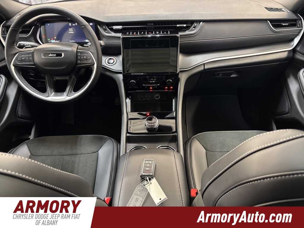 Thumbnail: 2025 Jeep Grand Cherokee - 33