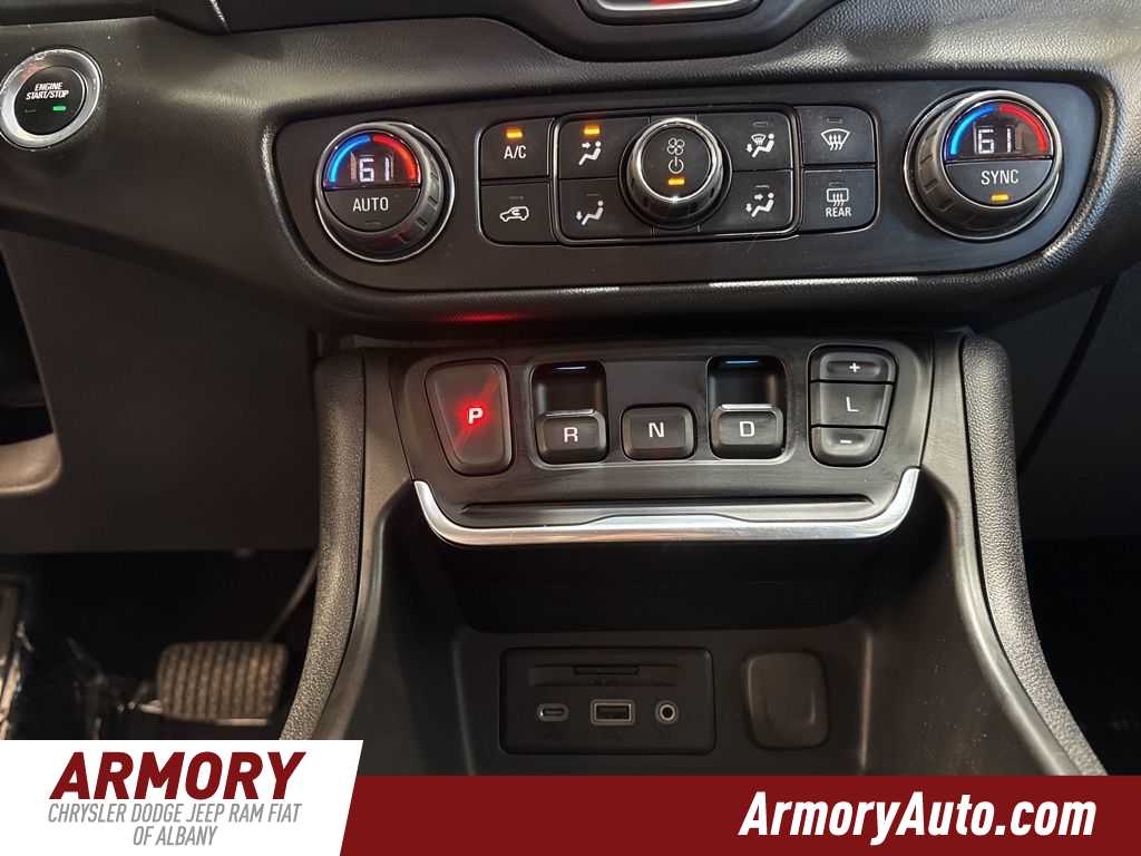 Thumbnail: 2020 GMC Terrain - 17