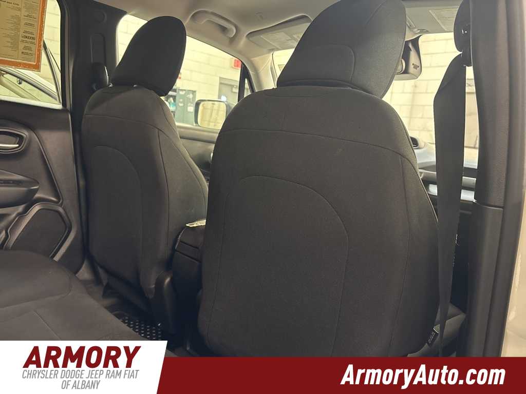 Thumbnail: 2023 Jeep Renegade - 32