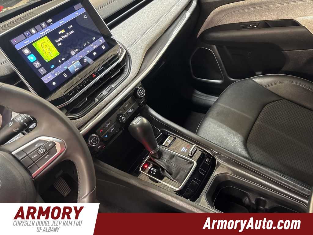 Thumbnail: 2023 Jeep Compass - 15