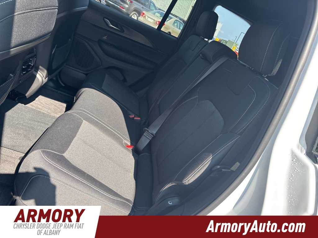 Thumbnail: 2025 Jeep Grand Cherokee - 12