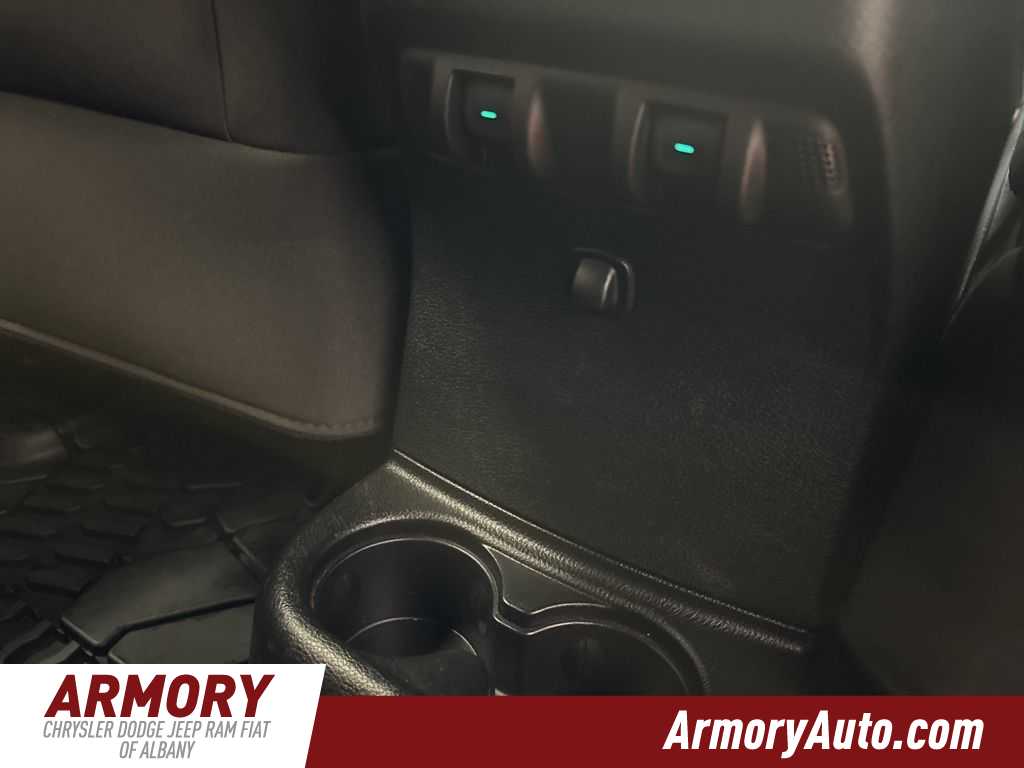 Thumbnail: 2018 Jeep Wrangler - 28