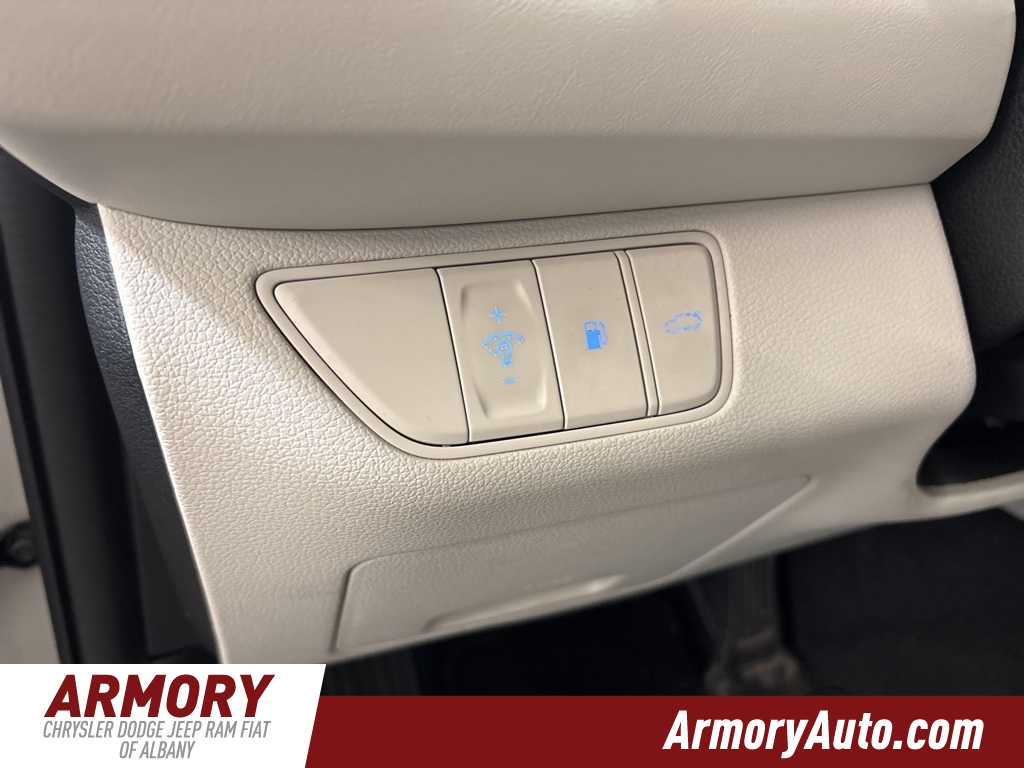 Thumbnail: 2024 Genesis G70 - 12