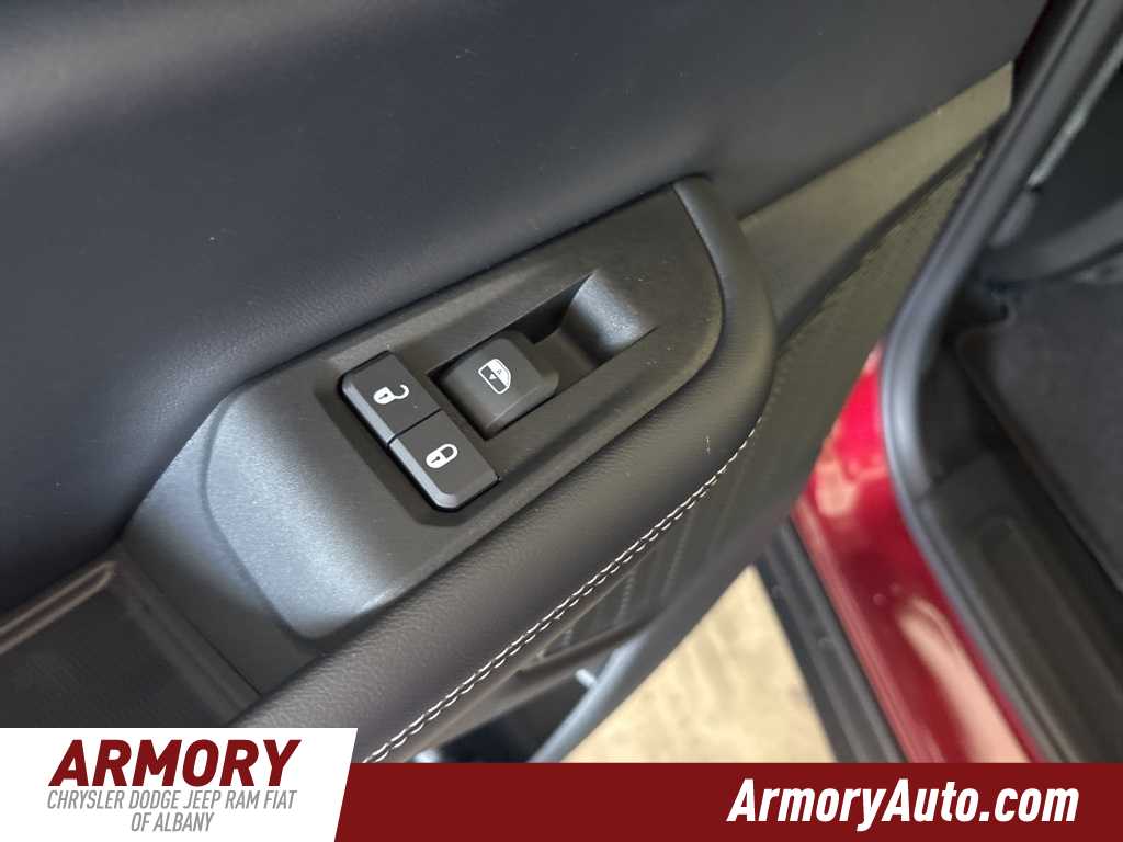 Thumbnail: 2025 Jeep Grand Cherokee - 25