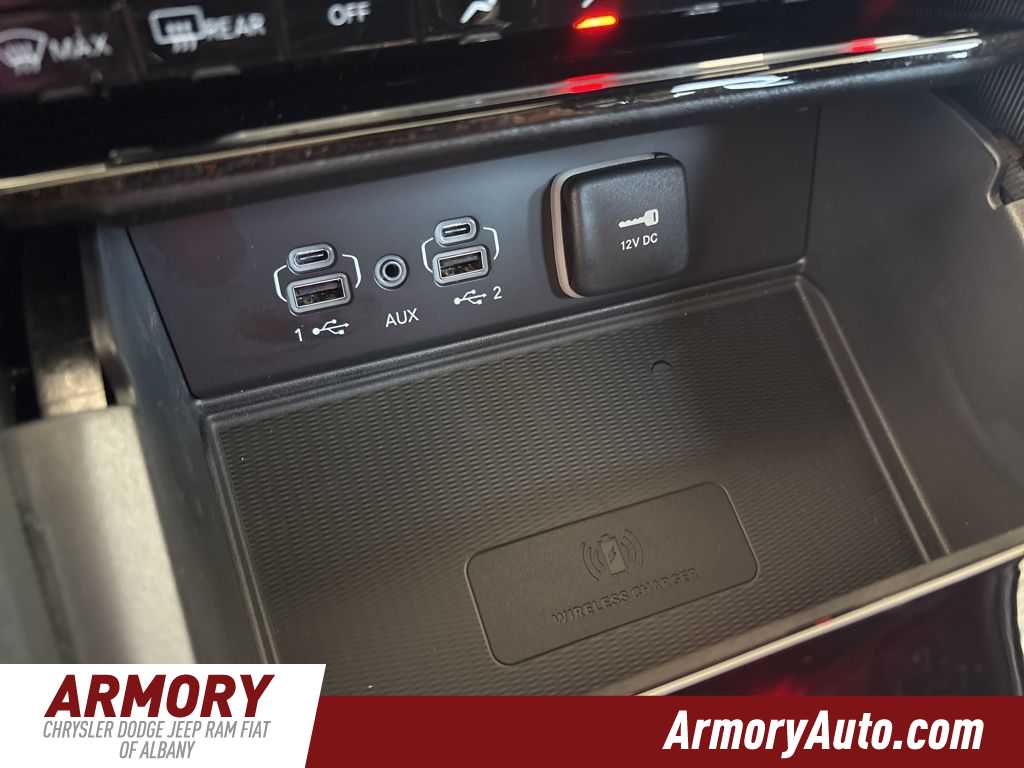 Thumbnail: 2025 Jeep Grand Cherokee - 17