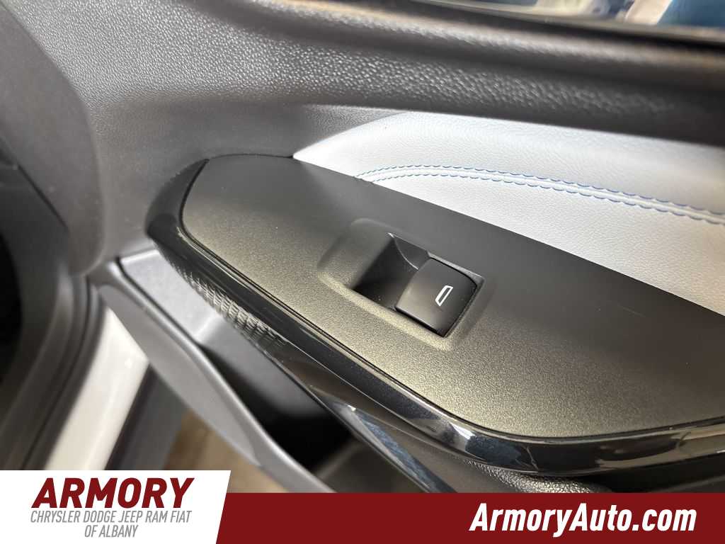 Thumbnail: 2025 Chevrolet Trax - 36