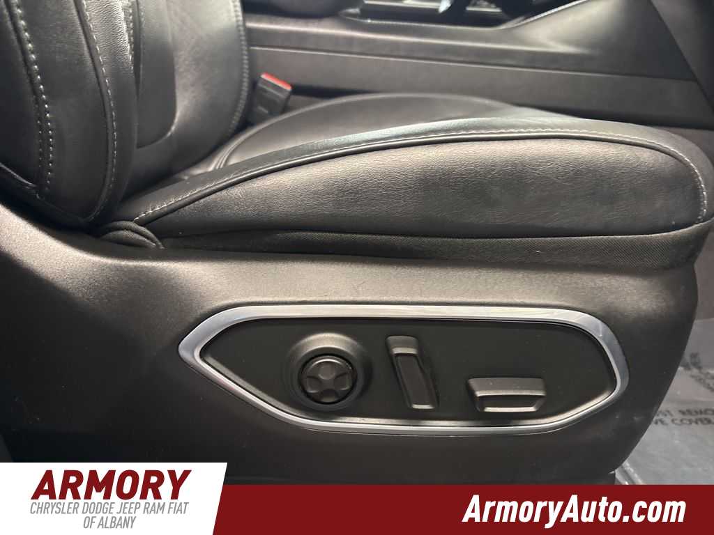 Thumbnail: 2024 Jeep Wagoneer - 45