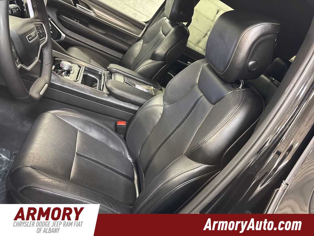 Thumbnail: 2024 Jeep Wagoneer - 13