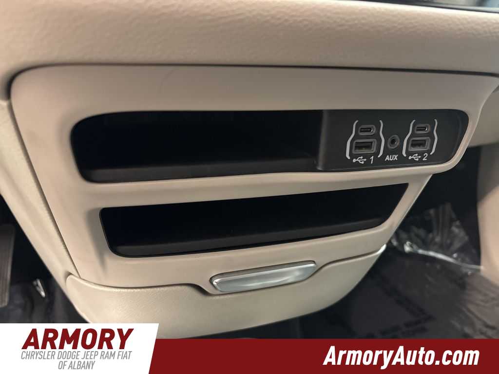 Thumbnail: 2024 Chrysler Pacifica - 22
