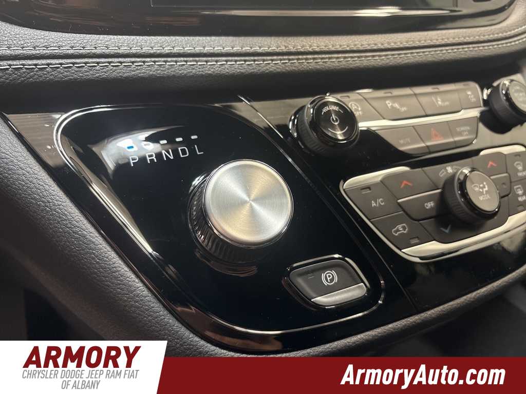 Thumbnail: 2026 Chrysler Pacifica - 17