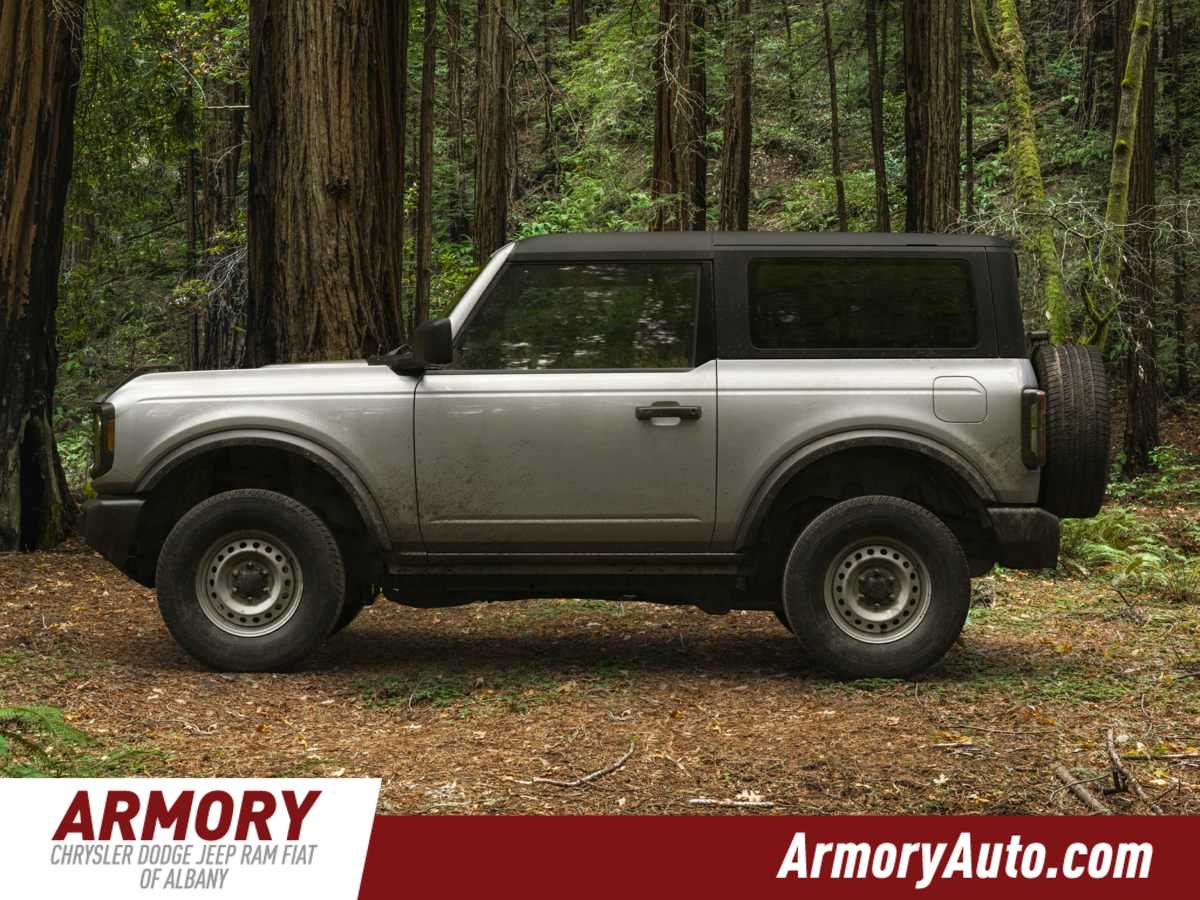 2022 Ford Bronco Outer Banks Hero Image