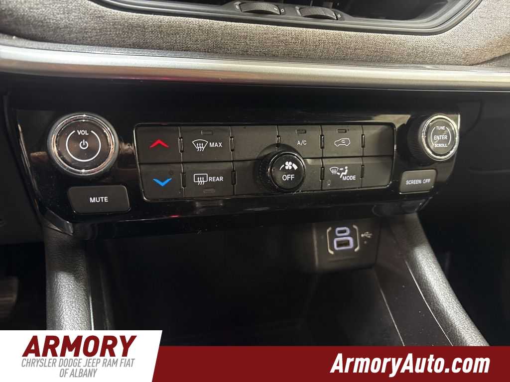 Thumbnail: 2023 Jeep Compass - 18