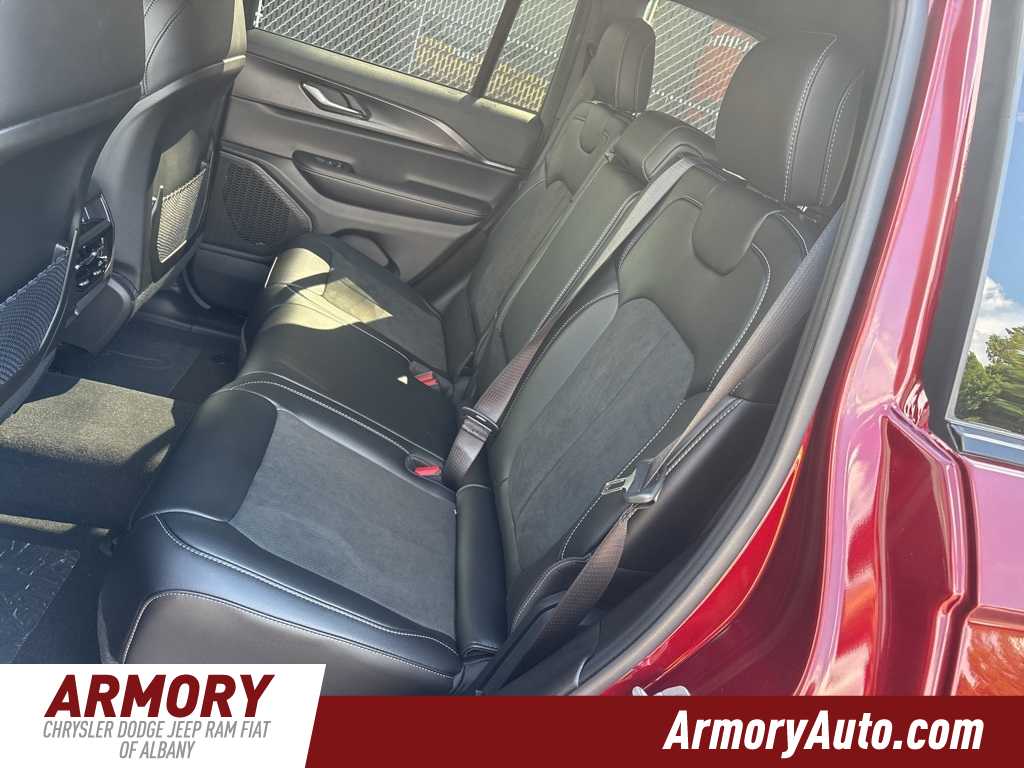 Thumbnail: 2025 Jeep Grand Cherokee - 17