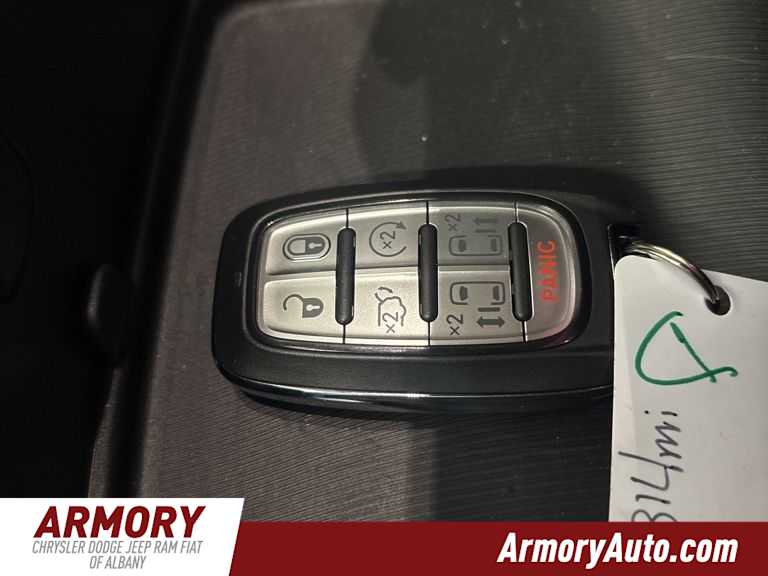 Thumbnail: 2023 Chrysler Pacifica - 22