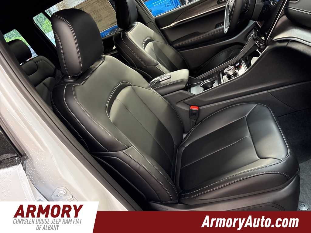 Thumbnail: 2025 Jeep Grand Cherokee - 39