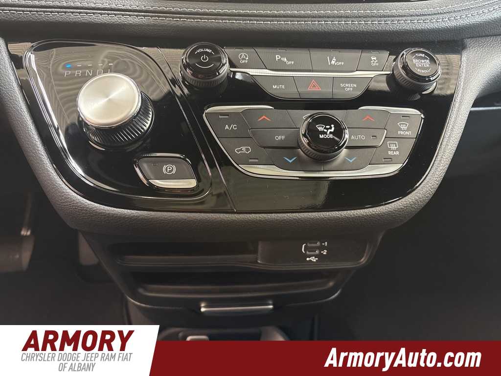 Thumbnail: 2026 Chrysler Pacifica - 15